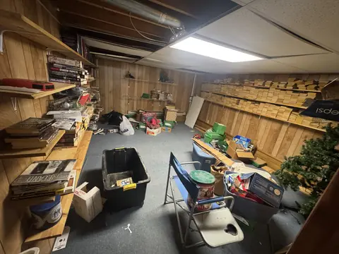 Example: a whole room in one wide shot.
